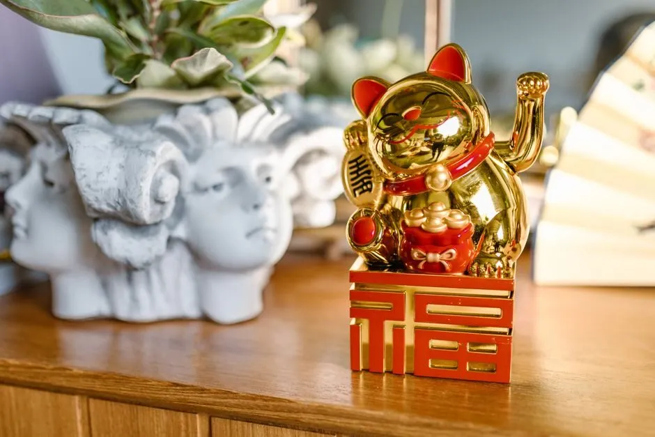 Tiền cổ, tượng phật là những vật phong thủy đặc trưng
